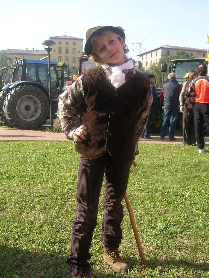 Esposito da bambino a una fiera agricola