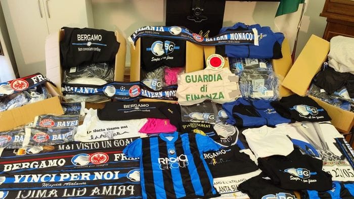 Merchandising Atalanta Bayern non autorizzato: sequestrati 800 articoli in un’azienda del Cremasco