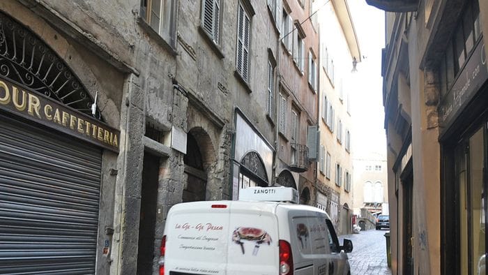 citt224 alta cambia il trasporto merci corsarola libera dai furgoni da Ecodibergamo.it citt224 alta cambia il trasporto merci corsarola libera dai furgoni