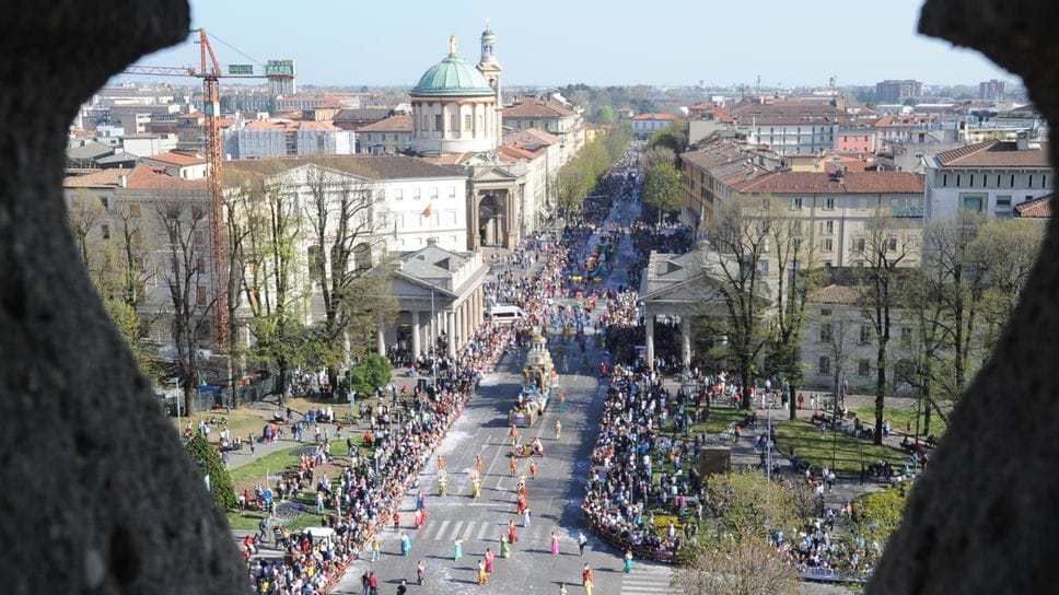 La sfilata dei carri allegorici