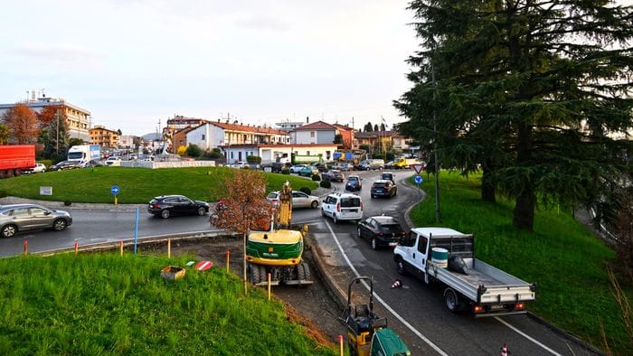 teb lavori al rond242 dell8217arlecchino cambier224 la viabilit224 a villa d8217alm232 da Ecodibergamo.it teb lavori al rond242 dell8217arlecchino cambier224 la viabilit224 a villa d8217alm232