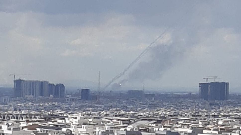 Uno degli attacchi caduti sulla città di Erbil, fotografati dalla finestra di casa del professor Mascaretti