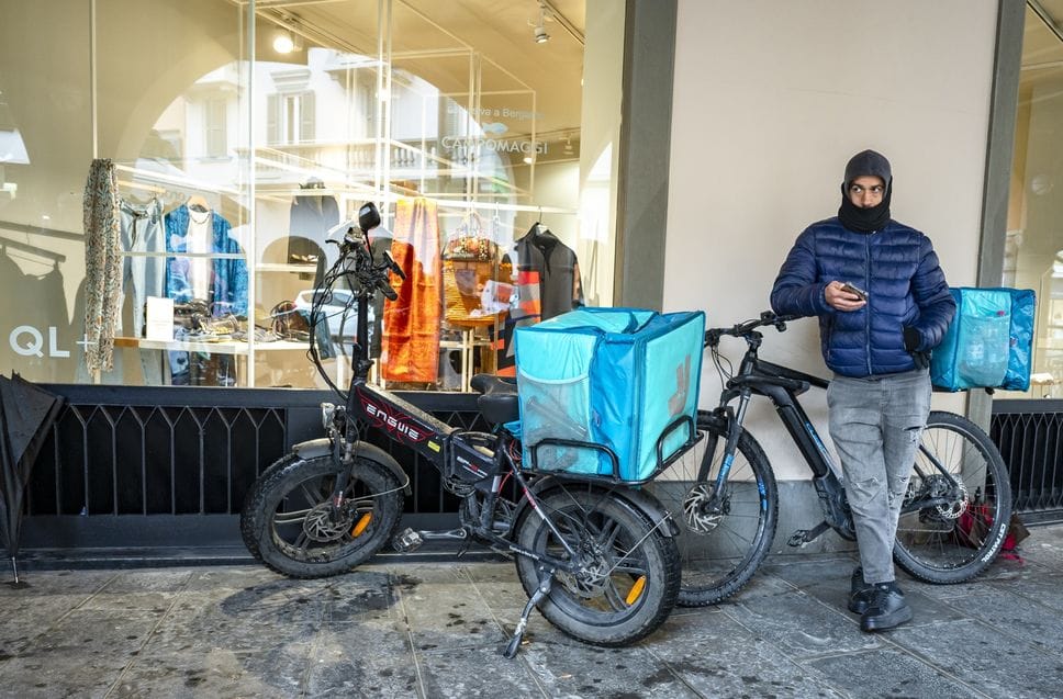 Il presidio il 14 marzo pomeriggio in piazza Pontida a Bergamo