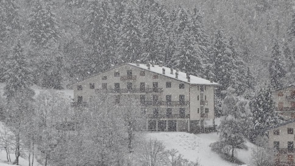 La nevicata di sabato 14 marzo a Lizzola (FOTO BONACORSI)