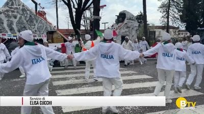 https://storage.ecodibergamo.it/media/photologue/2026/3/15/photos/cache/bergamo-in-migliaia-in-centro-per-la-tradizionale-festa-di-mezza-quaresima_9e8da05e-2094-11f1-a32c-d488f5d5f517_display.jpg