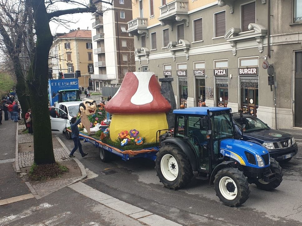 I primi carri in via Bonomelli