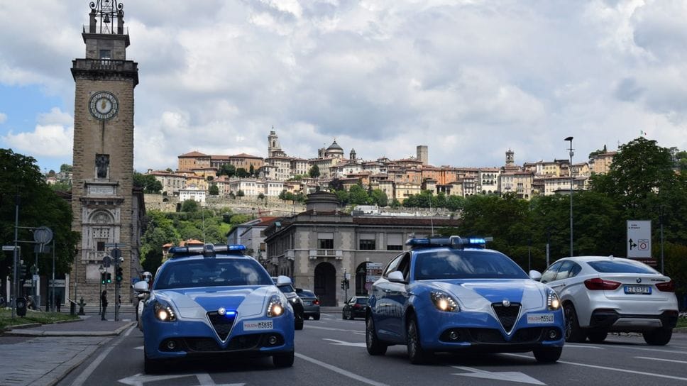 Volanti della polizia di Stato a Bergamo