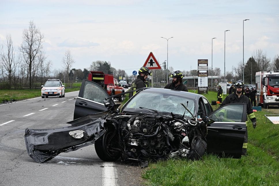 in azione i vigili del fuoco e i mezzi sanitari di soccorso oltre alla stradale e ai carabinieri