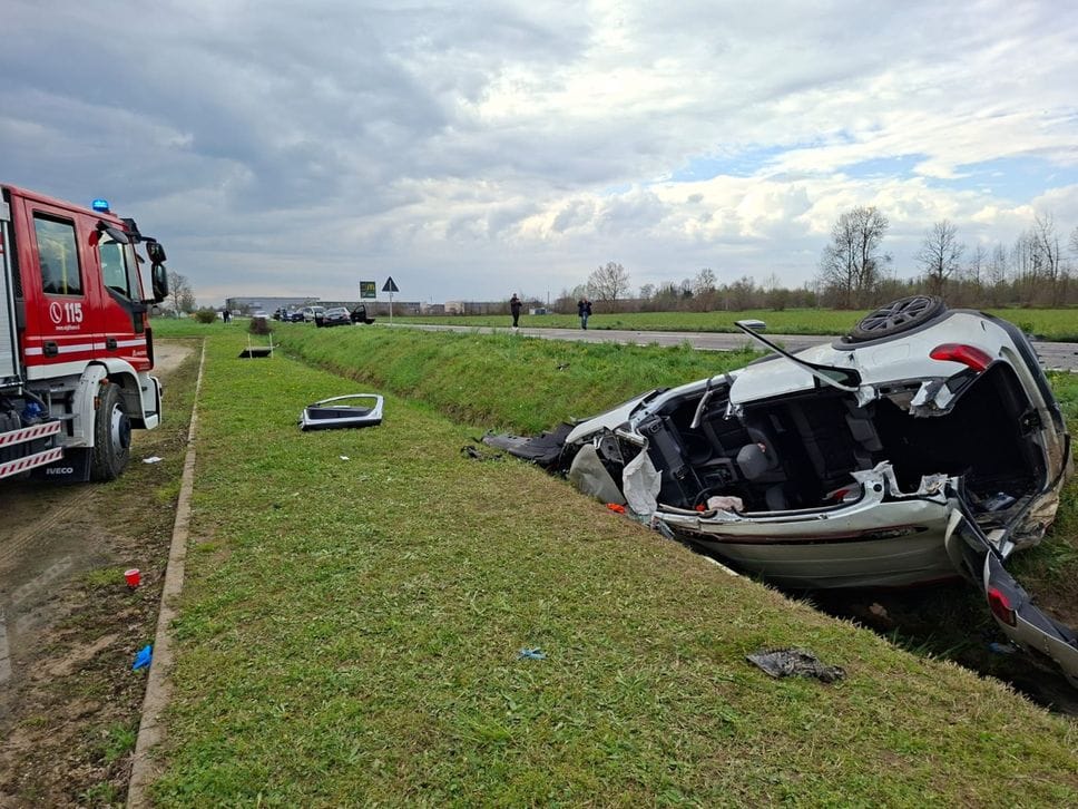 La Citroen nel canale