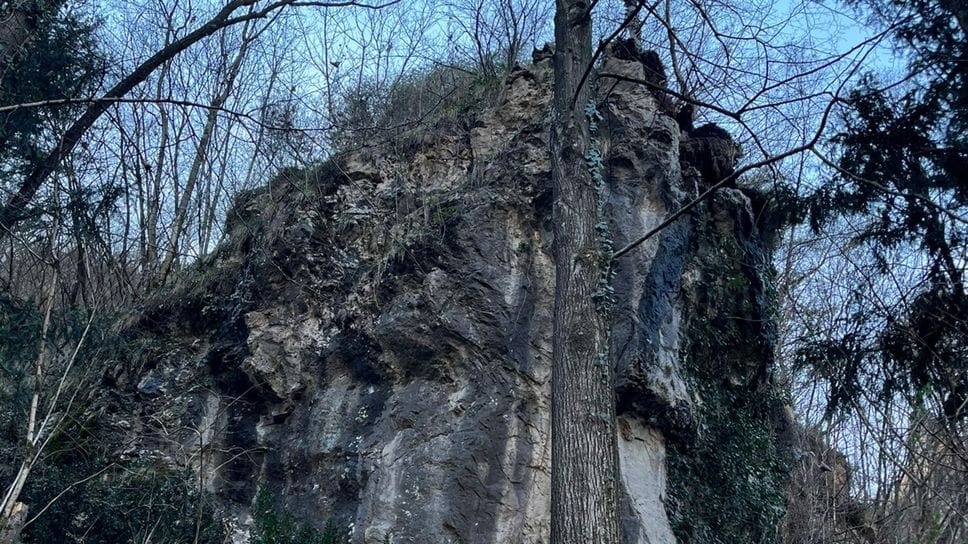 Da qui il masso è caduto lunedì 16 marzo
