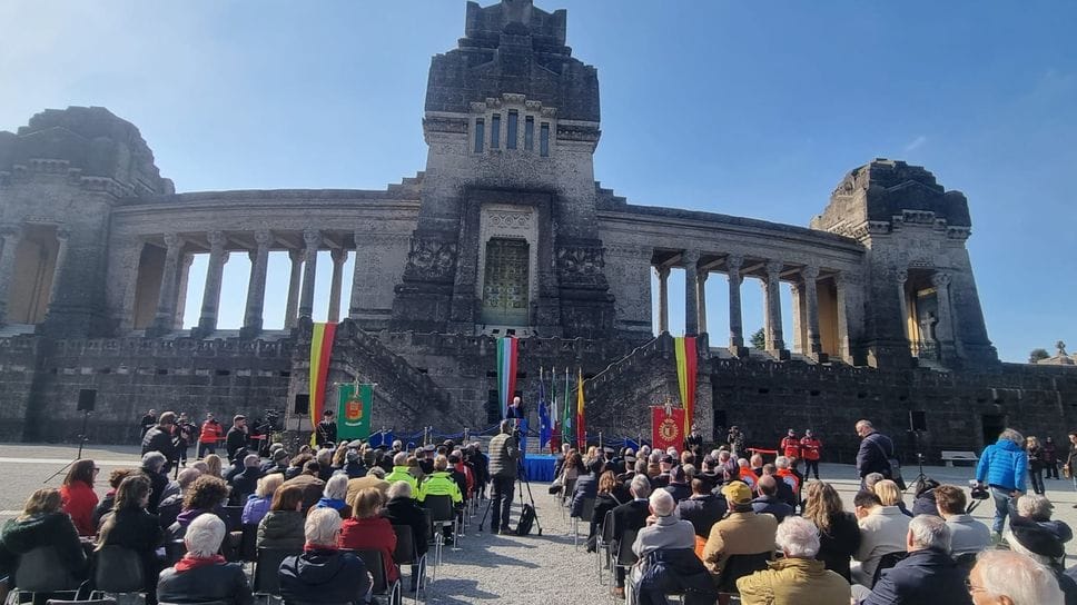 Il ricordo delle vittime del Covid nella giornata del 18 marzo al Cimitero monumentale di Bergamo
