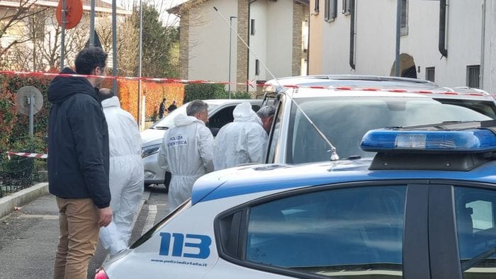 femminicidio a bergamo 41enne uccisa a coltellate dal marito 49enne in via pescaria