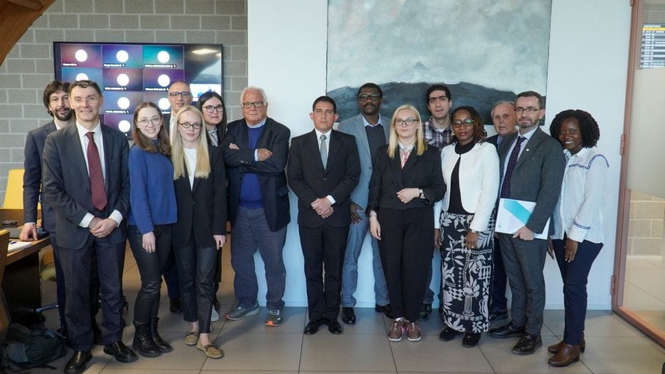 Inaugurazione dell’anno accademico 2025-2026 della Fondazione International Heart School ETS L. Parenzan - J.W. Kirklin (IHS) e del Master internazionale di II livello in «Cardiology and techniques applied to Cardiac Surgery», erogato dalla SdM Foto di gruppo con i ragazzi