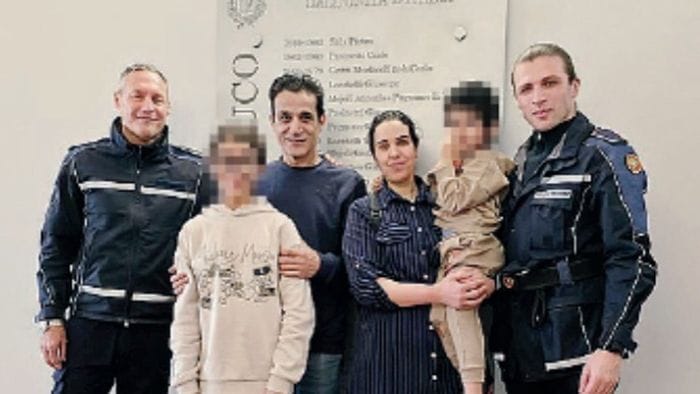a 3 anni rischia di soffocare per dei pezzetti di carota l8217intervento della polizia locale grazie avete salvato mio figlio dalla morte