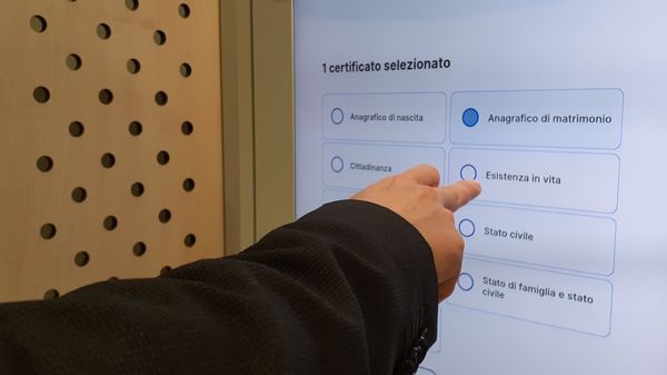 Corsi digitali per gli utenti  in 31 sportelli «Per migliorare l’uso delle nuove tecnologie»