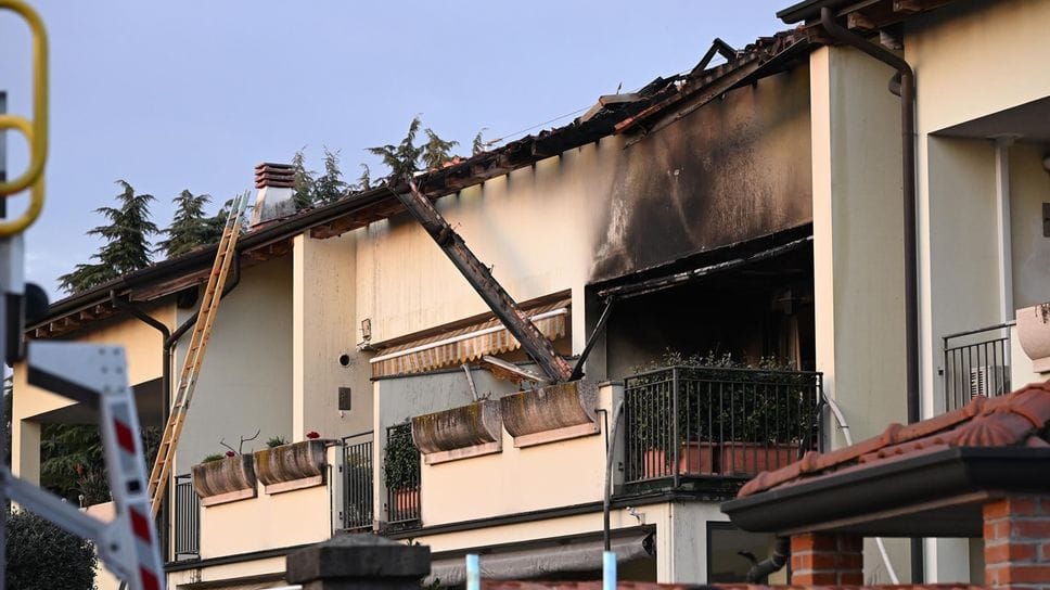L’incendio scoppiato mercoledì pomeriggio all’interno del complesso ha reso inagibili quattro abitazioni