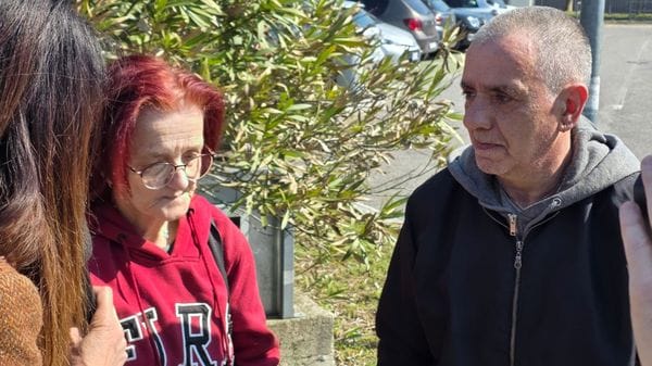 Femminicidio a Bergamo, Valentina colpita alla schiena e al collo. La mamma: «Non sono riuscita a salvarla»