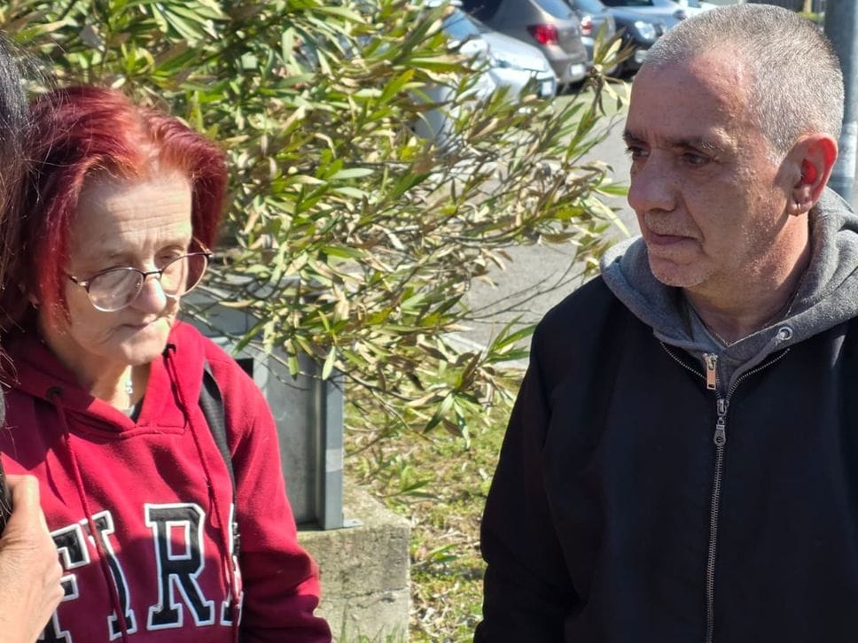 Femminicidio a Bergamo, Valentina colpita da 19 coltellate, due letali. La mamma: «Non sono riuscita a salvarla»