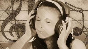 Chiudere gli occhi non sempre aiuta ad ascoltare meglio