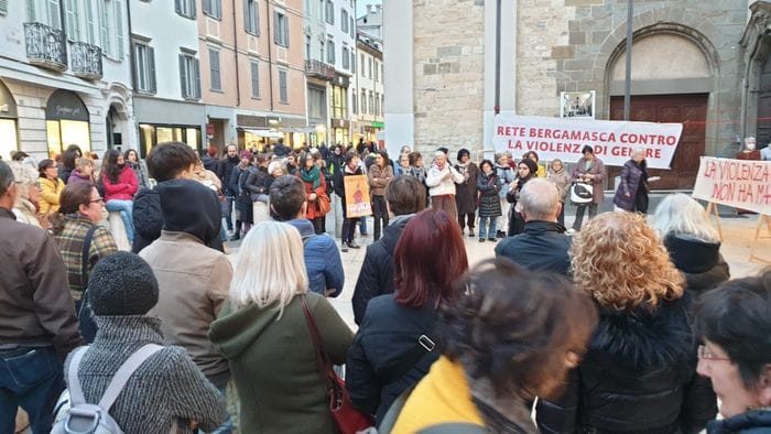 il presidio della rete bergamasca contro la violenza di genere le richieste d8217aiuto non diminuiscono da Ecodibergamo.it il presidio della rete bergamasca contro la violenza di genere le richieste d8217aiuto non diminuiscono