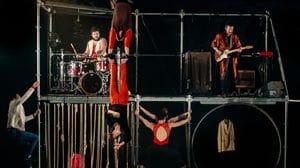 La poesia acrobatica e spettacolare di Circo Zoé al Donizetti