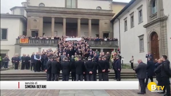 A Pontida l'ultimo saluto a Umberto Bossi