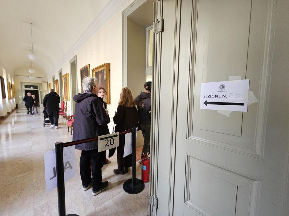 Referendum, seggi aperti: alle 12 l’affluenza al 18,87% in Bergamasca