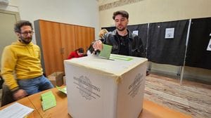 Referendum, affluenza boom: 52,6%. Verso la chiusura dei seggi alle 15 - Le mappe interattive