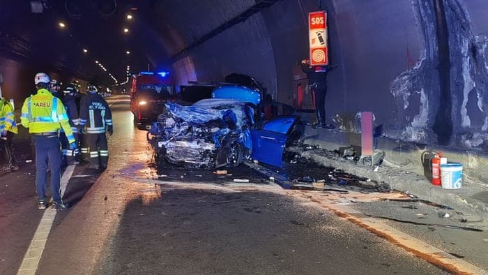 schianto in galleria a costa volpino resta grave il 31enne qui trov242 la morte il padre