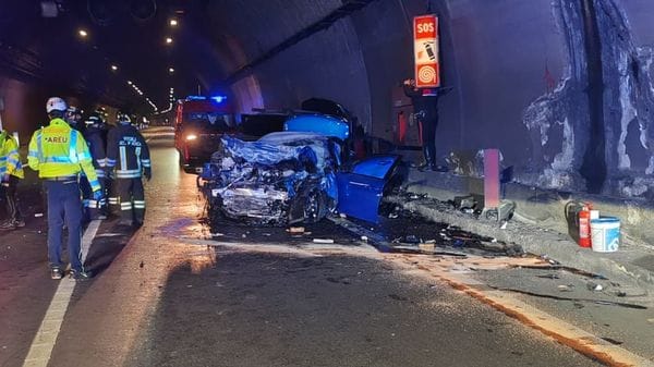Schianto in galleria a Costa Volpino, resta grave il 31enne. Qui trovò la morte il padre