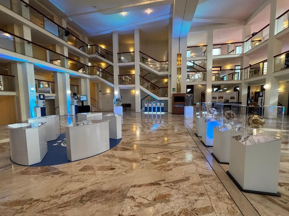 Aspettando la Nazionale, storia e trionfi azzurri in mostra al Donizetti - Le foto