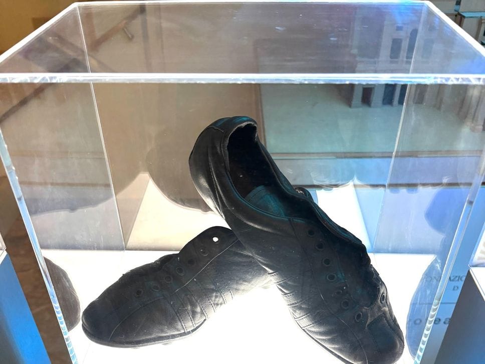 Aspettando la Nazionale, storia e trionfi azzurri in mostra al Donizetti - Le foto