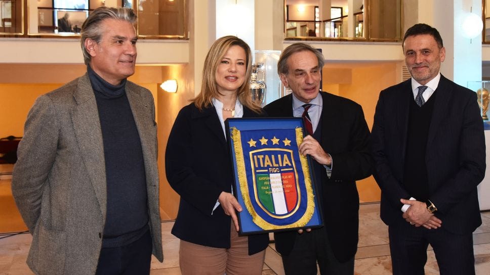 Aspettando la Nazionale, storia e trionfi azzurri in mostra al Donizetti - Le foto