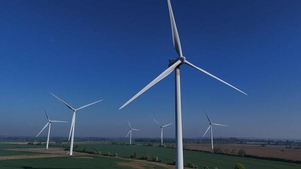 Ecco, 'l'Italia può sostituire il gnl del Qatar con le rinnovabili in un anno'