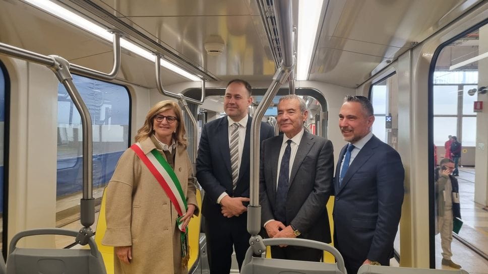 Teb, presentato a Ranica il primo tram della nuova linea T2: «Elevati standard di sicurezza e comfort»