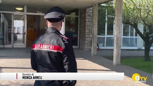 Trescore Balneario, dopo l'accoltellamento di una insegnate delle scuole medie l'apprensione della comunità