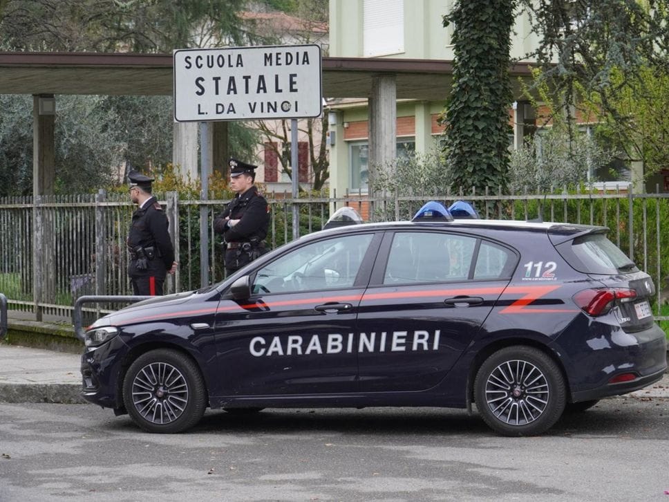 Accoltellamento a Trescore, riprese le lezioni a scuola con gli psicologi in classe. Il tredicenne in comunità: sentiti i genitori