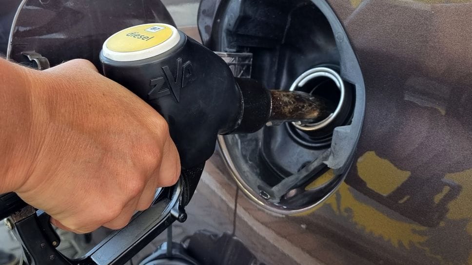 Gasolio di nuovo alle stelle anche nella Bergamasca: «Vano il taglio delle accise»