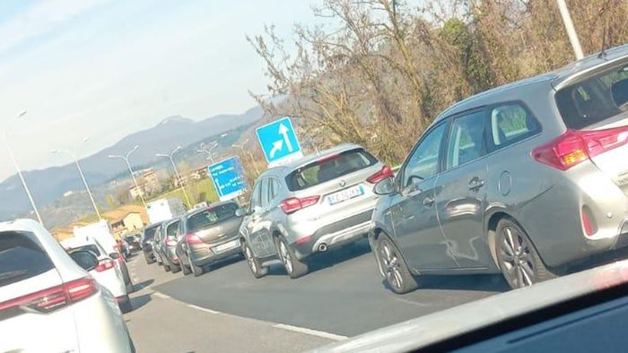 auto contro moto ad albano strada chiusa e traffico deviato per due ore da Ecodibergamo.it auto contro moto ad albano strada chiusa e traffico deviato per due ore