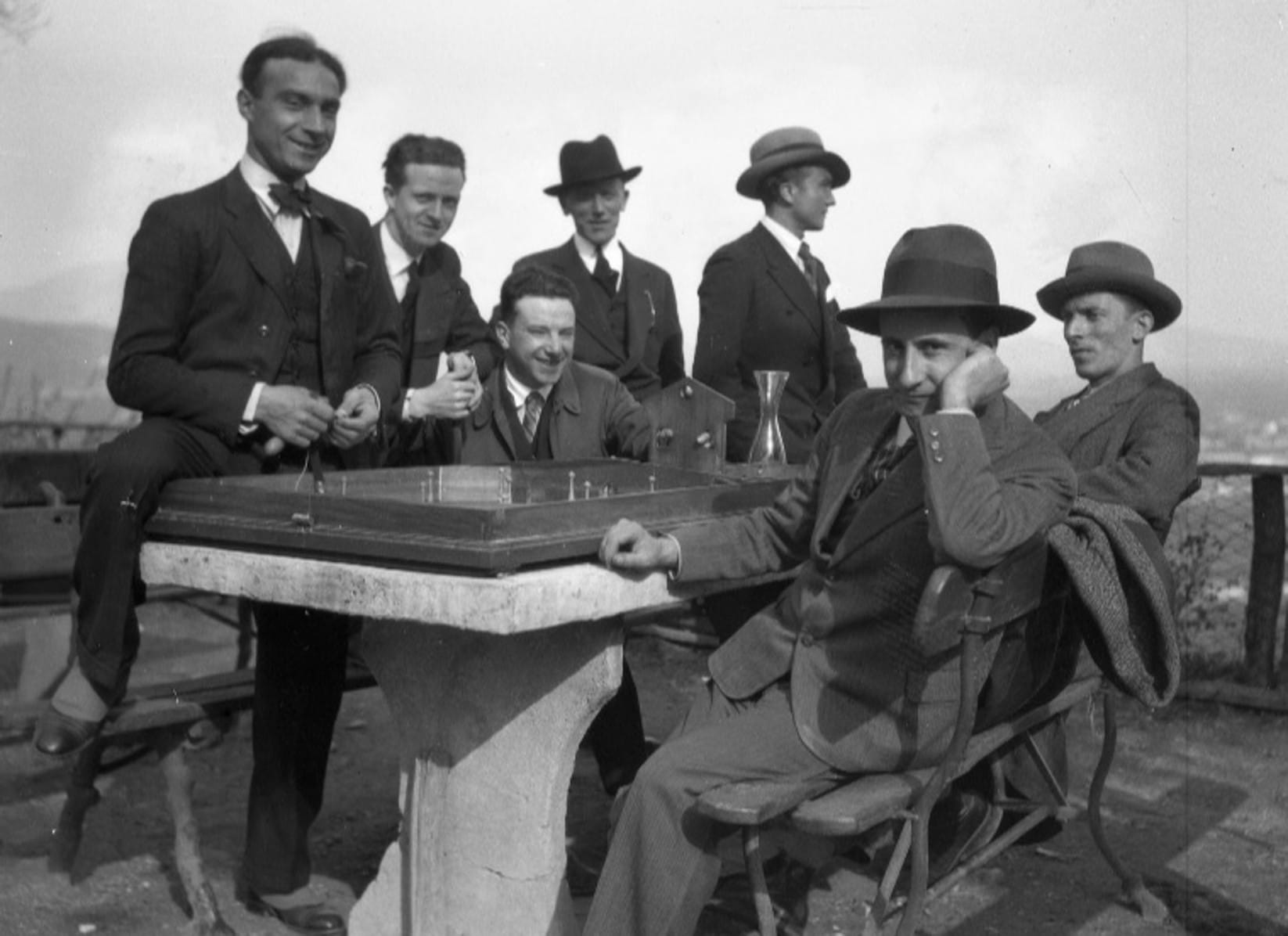 Dal pirlì alla lippa. I giochi di una volta che fanno rivivere la Bergamo di un tempo