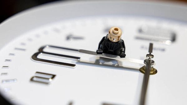 Ora legale, la notte tra sabato 28 e domenica 29 si dorme un’ora in meno