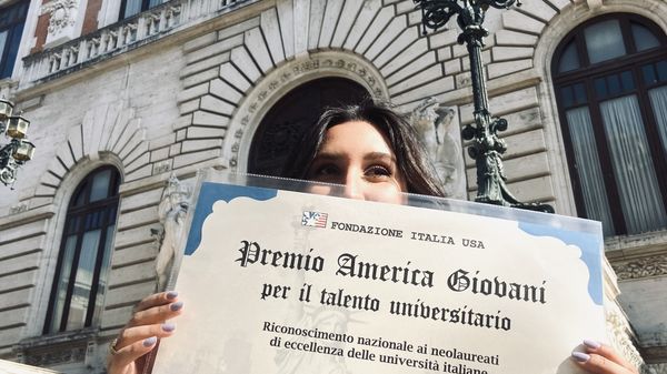 Il premio a Montecitorio e la tesi con lo scrittore Saviano: il talento e la tenacia di Sofia Mazza ora a Dubai