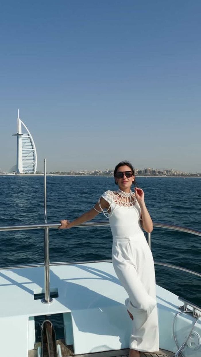 Il premio a Montecitorio e la tesi con lo scrittore Saviano: il talento e la tenacia di Sofia Mazza ora a Dubai