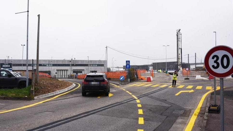 La nuova bretella di via Fermi all’altezza del Centro commerciale Zebra