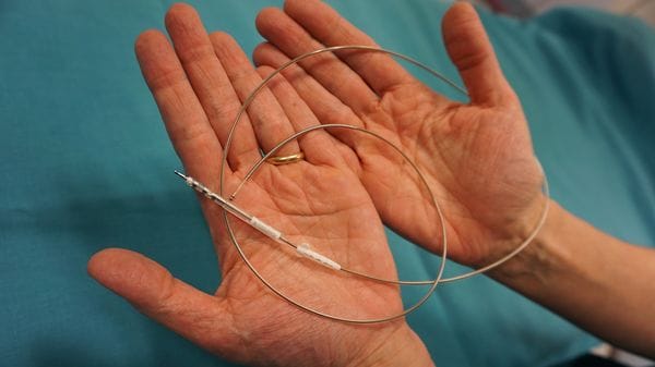 Cuore, all’ospedale Papa Giovanni il primo impianto del defibrillatore più piccolo al mondo