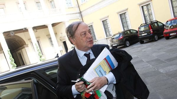 Franco Tentorio in centinaia nella sua sala consiliare. Mercoledì la commemorazione in Comune