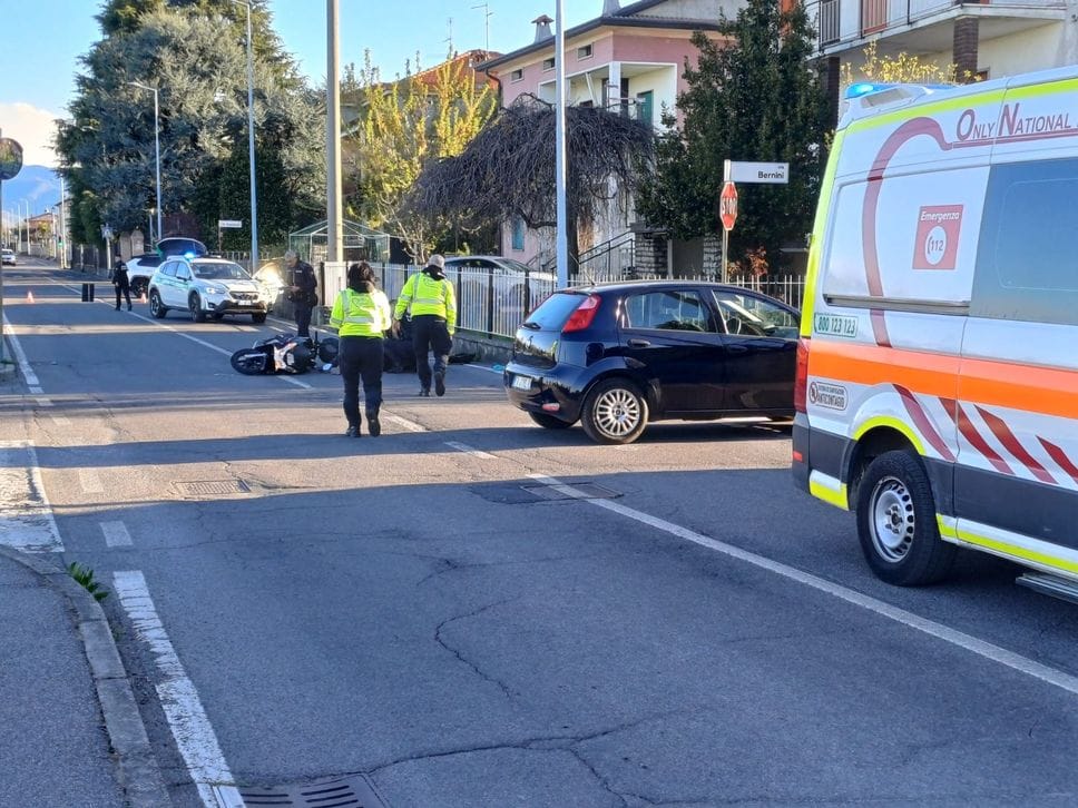 Dalmine, auto contro moto:  ferito un 62enne. Poco distante anche un frontale-Foto