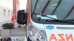 Pognano, operaio di 46 anni schiacciato da un macchinario: è grave