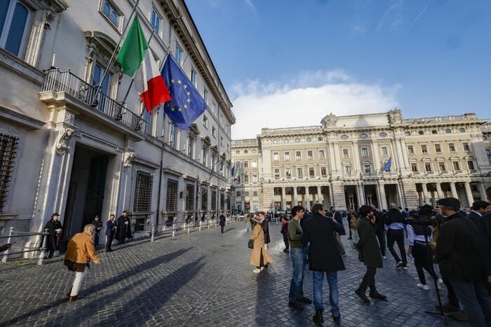 Verso Cdm venerdì, l'ipotesi è di un nuovo decreto carburanti