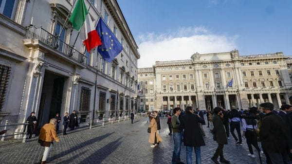 Verso Cdm venerdì, l'ipotesi è di un nuovo decreto carburanti